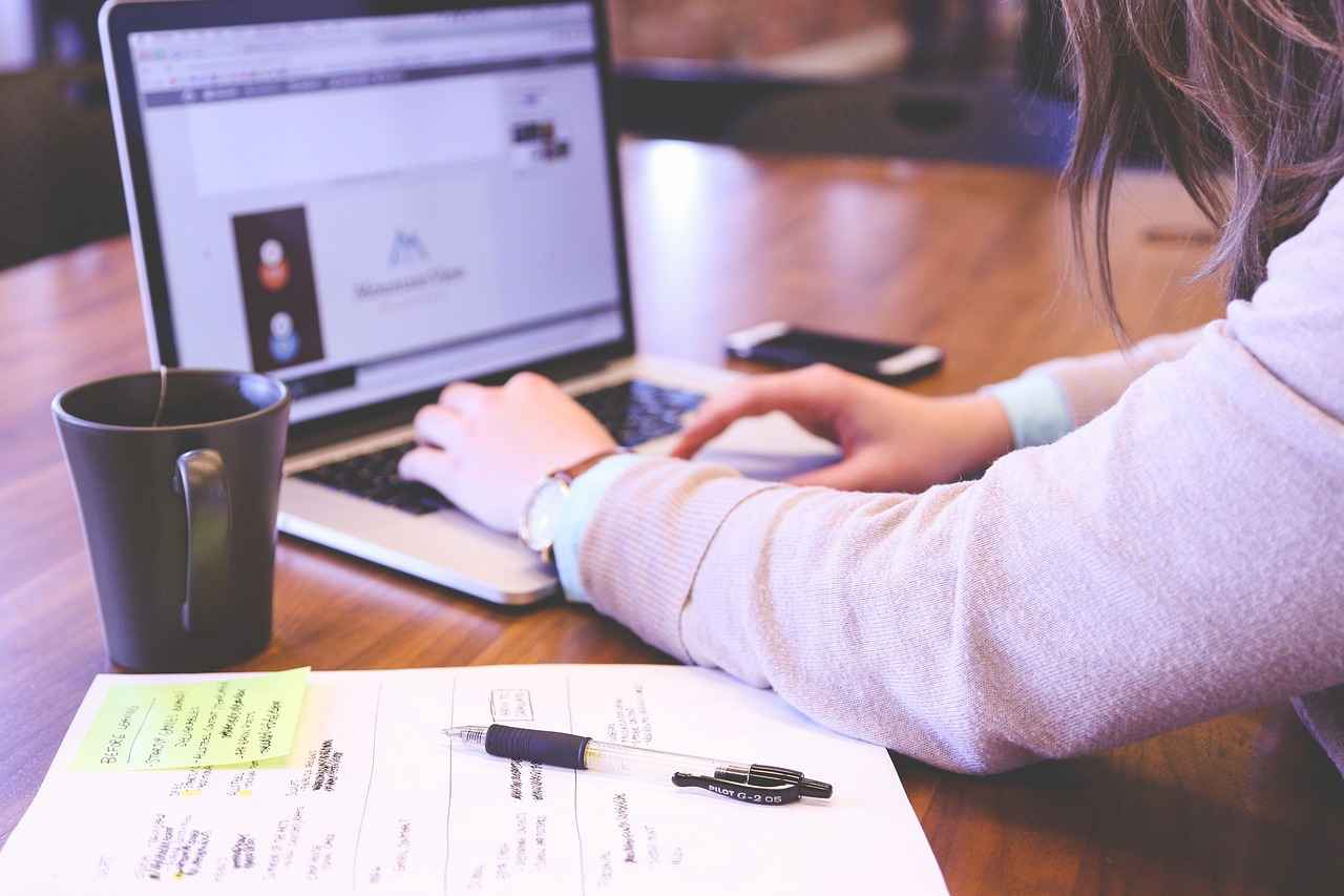 Part-Time Remote Jobs for Students: Work from Home and Earn Money 6 Challenges of Remote Work for Students